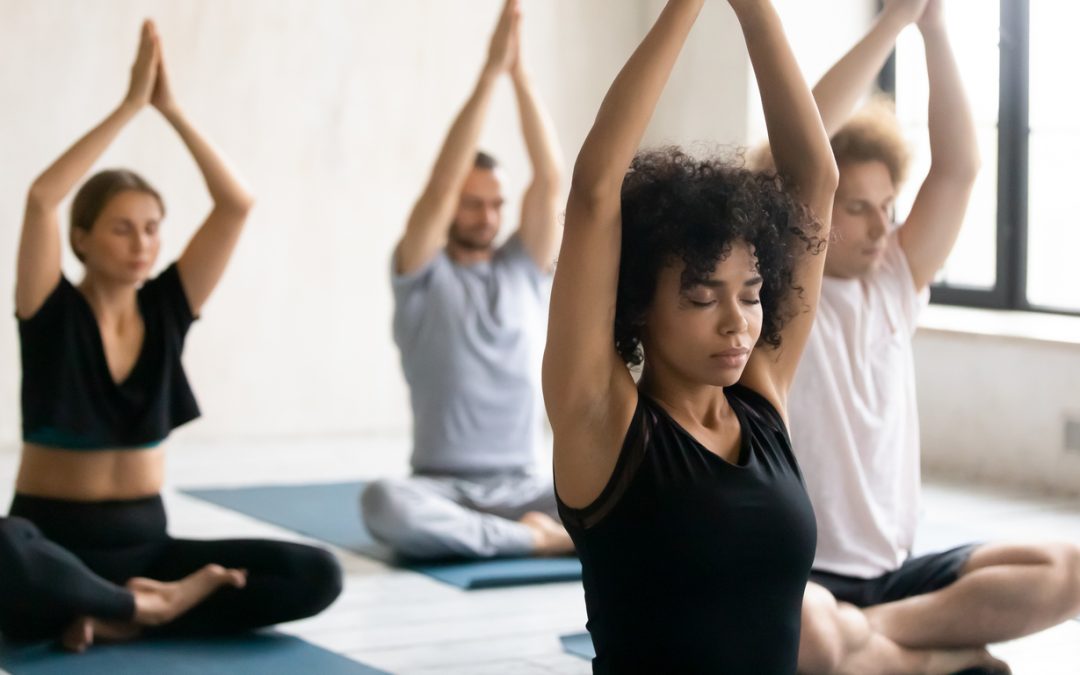 Varmt välkommen tre lördagar 1/10 – 15/10 – Yoga för kvinnors hälsa (passar även män)